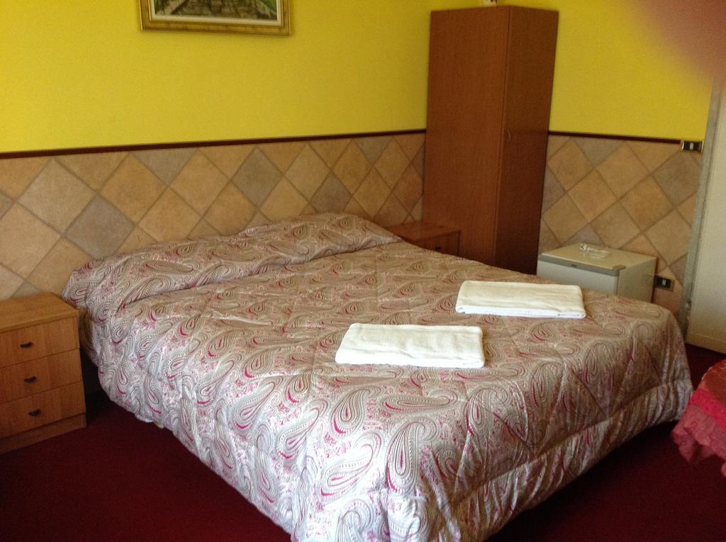 Termini Accommodation Рим Стая снимка