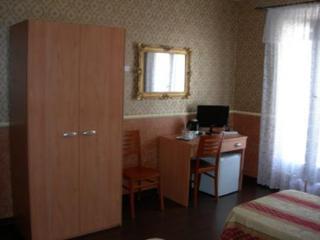 Termini Accommodation Рим Екстериор снимка